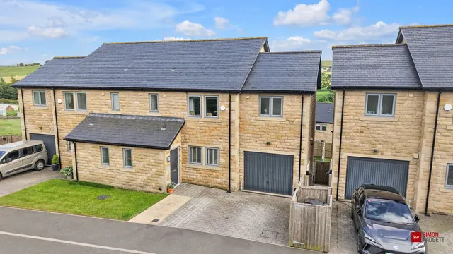 Diamond Drive, Colne, BB8, photo 1