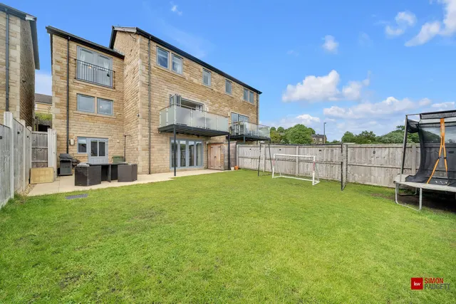 Diamond Drive, Colne, BB8, photo 2