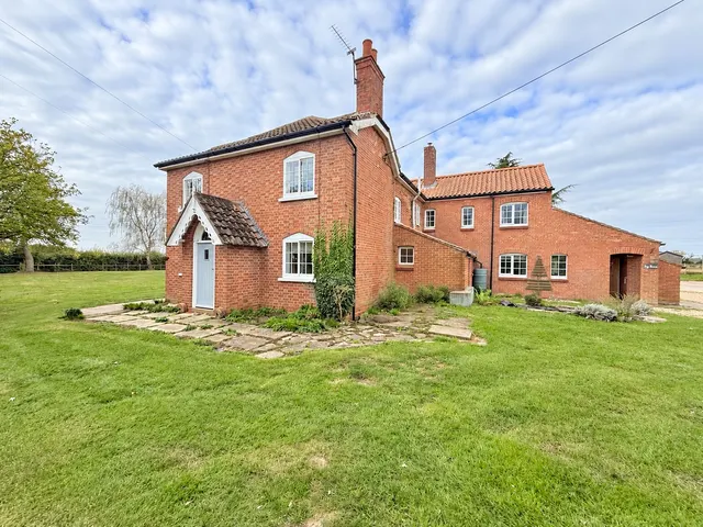 6 bedroom house, Main Street, Bransby, LN1
