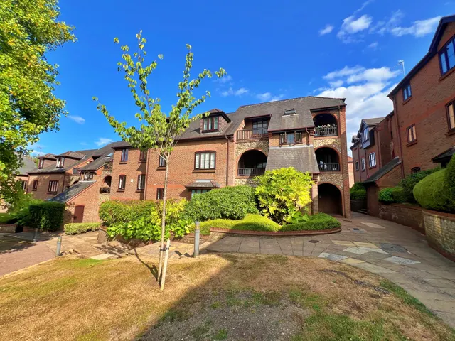 Kingsmead Road, High Wycombe, HP11, photo 1