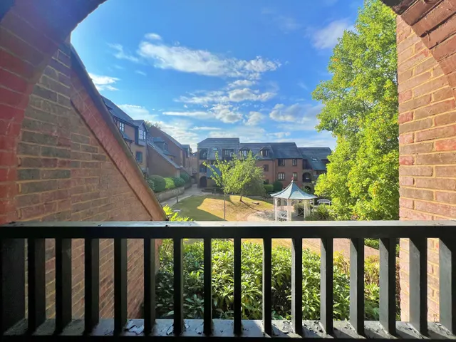 Kingsmead Road, High Wycombe, HP11, photo 2