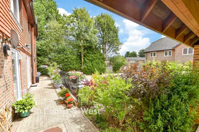 Brickyard Lane, Crawley Down, RH10, photo 2
