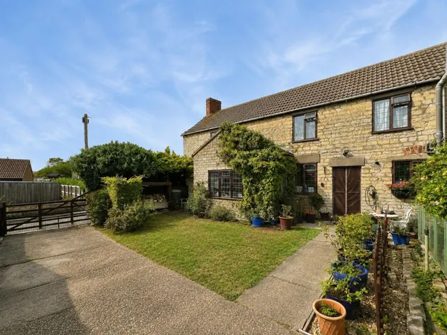 School Lane, Ropsley, NG33, photo 1