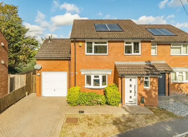 Beverley Road, Sunbury on Thames, TW16, photo 1