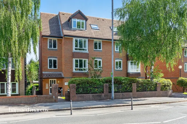 Kingston Road, New Malden, photo 1