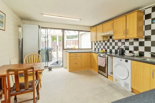 Photo 3 — Stonecrop Place, Conniburrow, Milton Keynes, Buckinghamshire, MK14