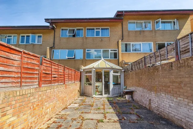 Stonecrop Place, Conniburrow, Milton Keynes, Buckinghamshire, MK14, photo 1