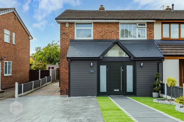 Hawkstone Close, Bolton, BL2 3NY, photo 1