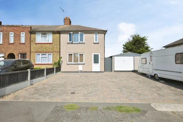 Hall Avenue, Aveley, South Ockendon, Essex, RM15, photo 1