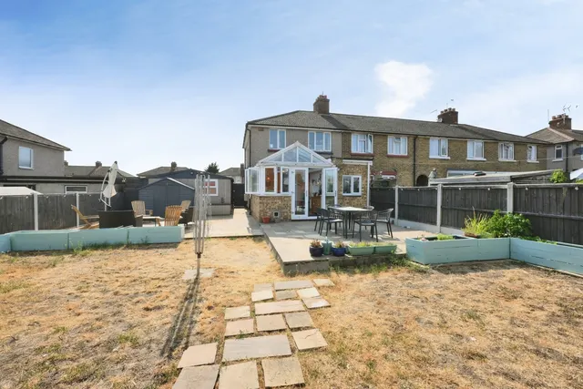 Photo 2 — Hall Avenue, Aveley, South Ockendon, Essex, RM15