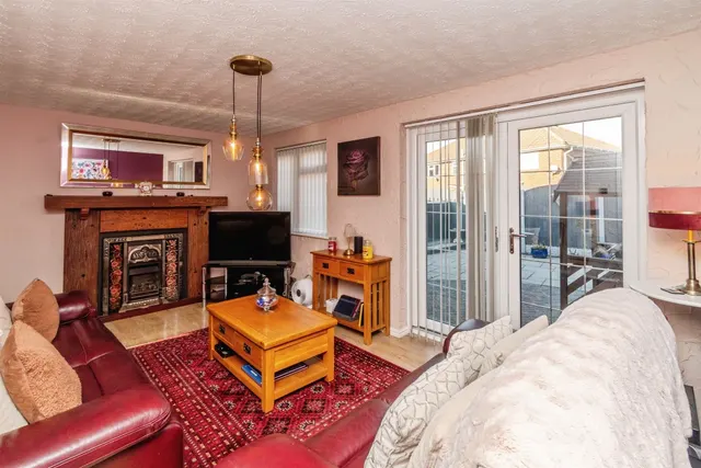 Johnson Close, Wednesbury, WS10, photo 3