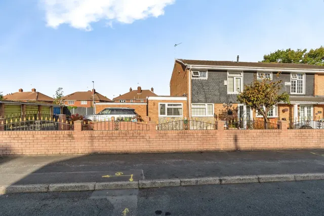 Johnson Close, Wednesbury, WS10, photo 1