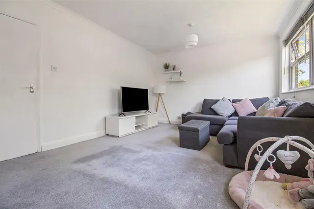 Photo 3 — Eaton Court,, Gorse Avenue, Worthing