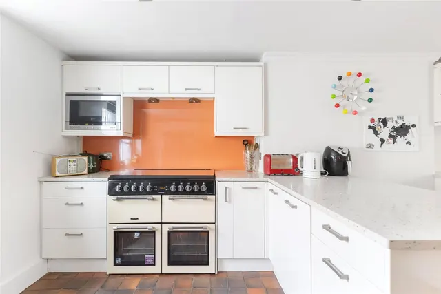 Photo 2 — Stockwell Park Road, London, SW9