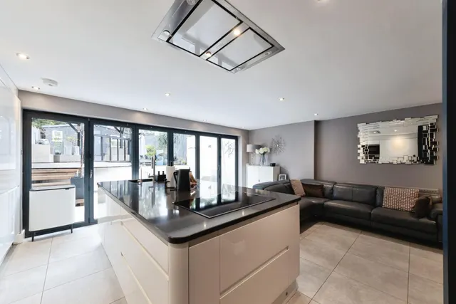 Barrows Lane, Sheldon, B26, photo 2