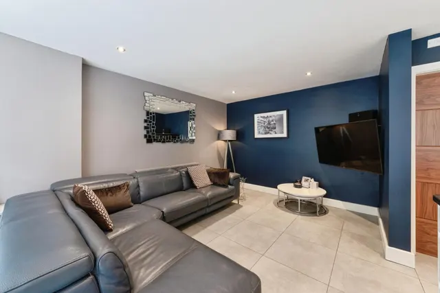 Barrows Lane, Sheldon, B26, photo 3