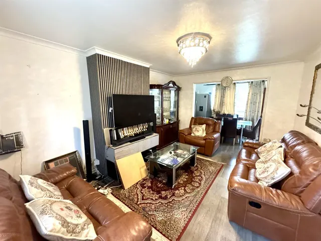 Kensington Avenue, Thornton Heath, CR7, photo 2
