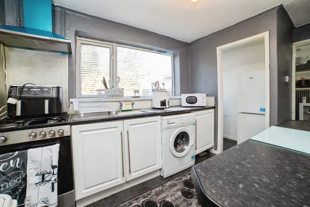Limes Crescent, Shirebrook, NG20, photo 3