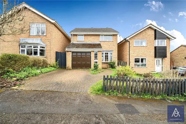Cartwright Crescent, Brackley, NN13, photo 1