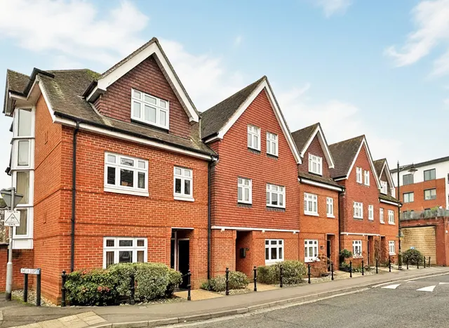 Black Horse Way, Horsham, photo 1