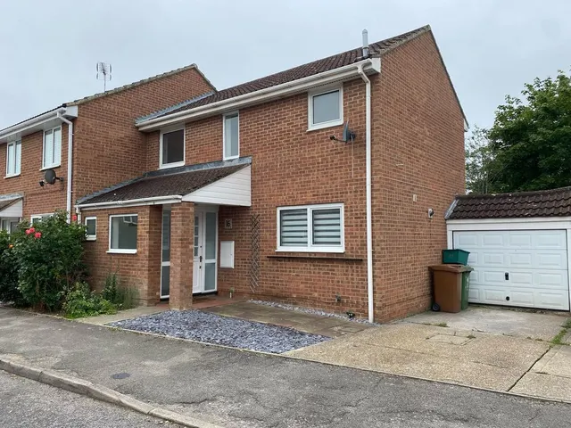 Le Temple Road, Paddock Wood, TN12, photo 1