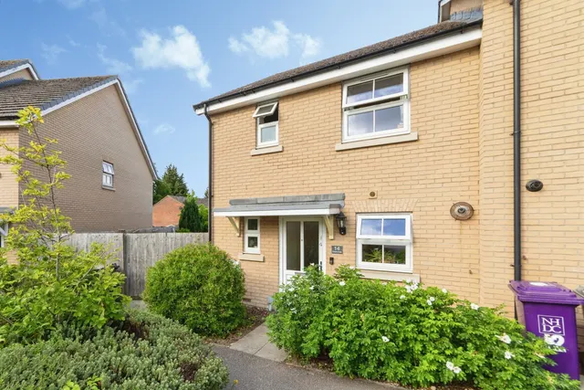 Tynan Close, Royston, photo 1