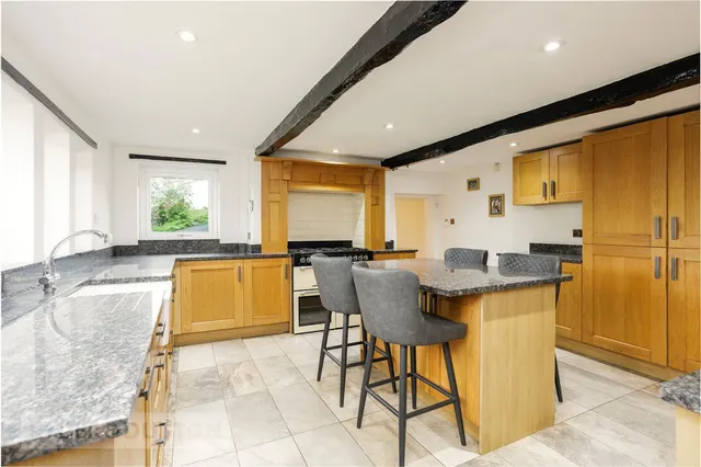 Off Lees Road, Mossley, OL5, photo 3