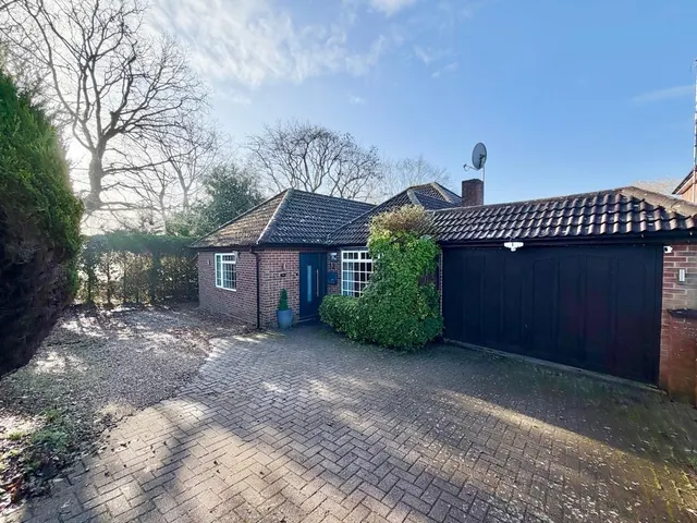 4 bedroom house, Frimley, Camberley