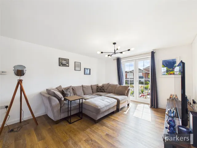 Nicholson Drive, Wokingham, RG41, photo 3