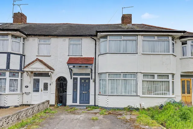 Lombard Avenue, Enfield, EN3, photo 1