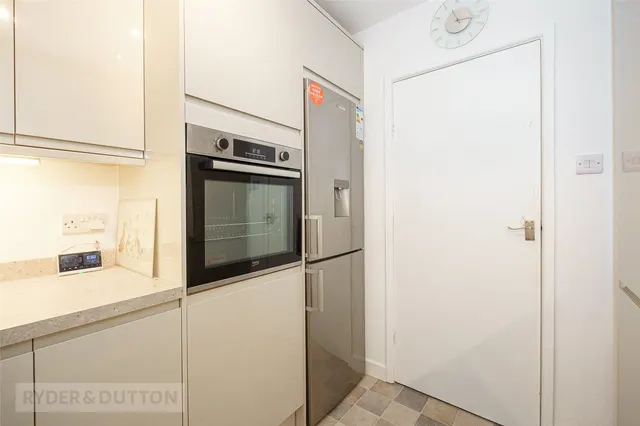 St. Johns Drive, Birkby, HD1, photo 3