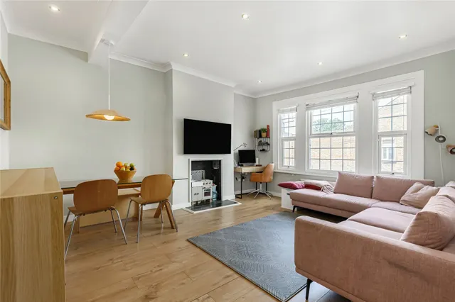 Fallsbrook Road, Furzedown, photo 1
