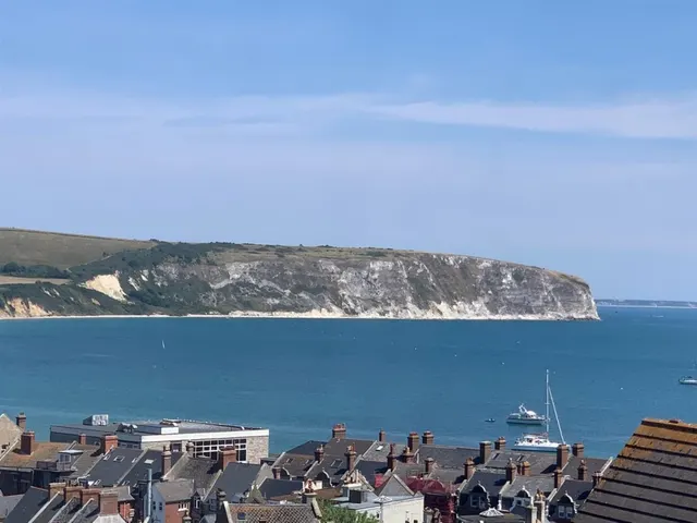 Cluny Crescent, Swanage, BH19, photo 3