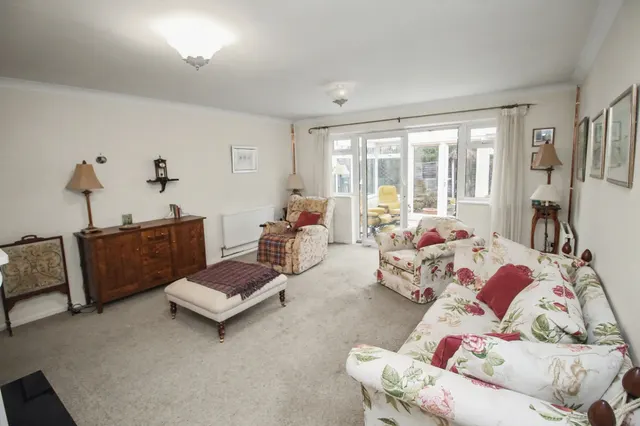Detached Bungalow, Close to Holt Town, photo 3