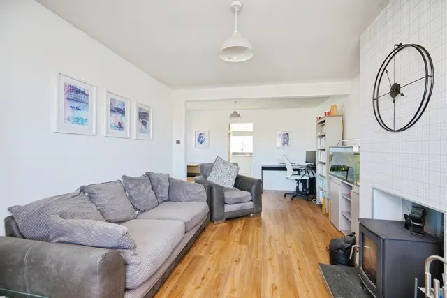 Alltwen, Llysfaen, LL29, photo 3