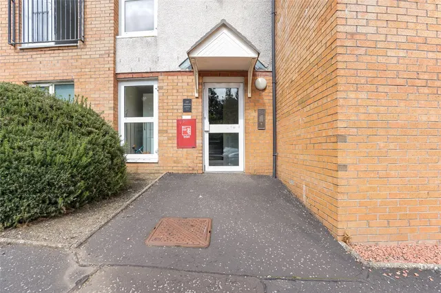 Photo 3 — East Greenlees Gardens, Cambuslang, Lanarkshire, G72
