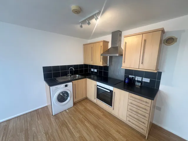 Avonmouth Road, Avonmouth, BS11, photo 2