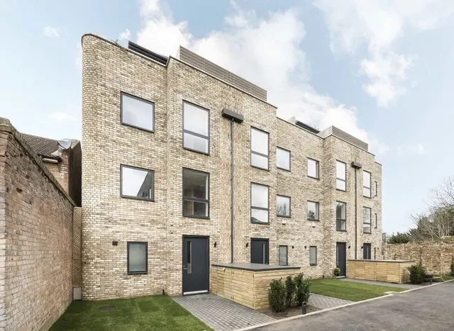Knights Hill, West Norwood, SE27, photo 1