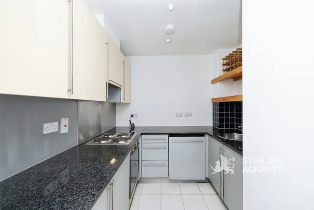 Plumbers Row, Aldgate, E1, photo 2