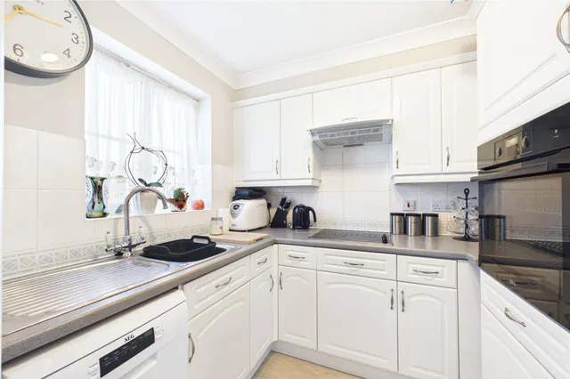 Bath Road, Calcot, RG31, photo 3