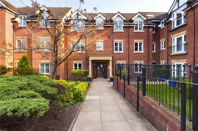 Bath Road, Calcot, RG31, photo 1