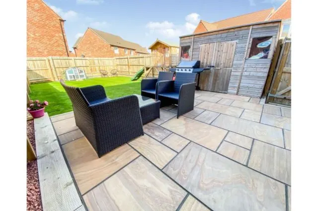 Photo 3 — Jameston Close, Grantham