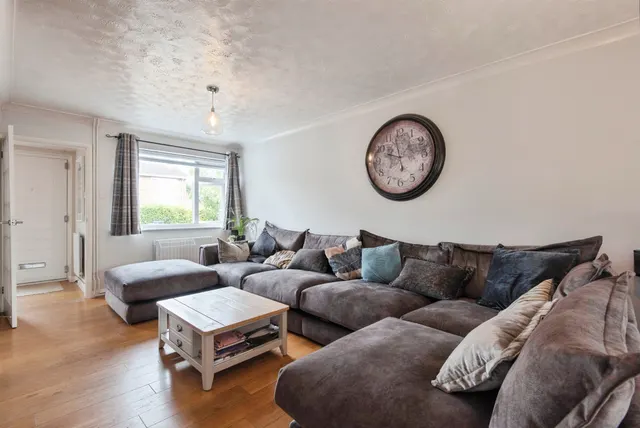 Chapmans Close, Melbourn, SG8, photo 3
