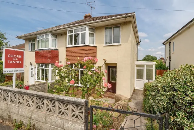 Robins Lane, Frome, BA11, photo 1