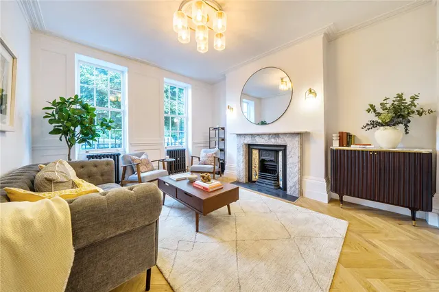 Chiswick Lane South, London, W4, photo 1
