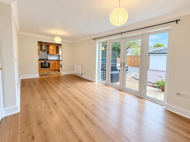 East Street, Epsom, KT17, photo 1