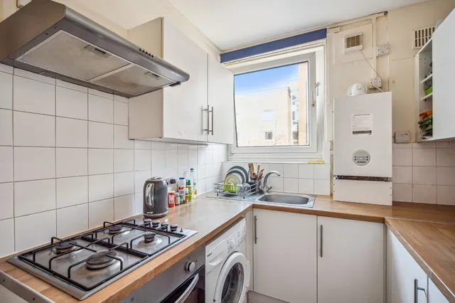 Maysoule Road, London, SW11, photo 2