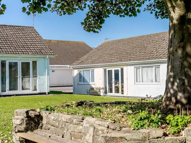 SWANSEA Monksland Road, Scurlage, SA3, photo 1