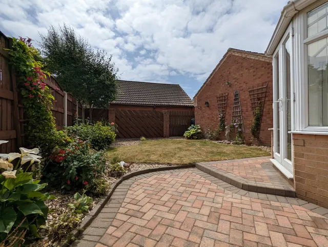 Photo 2 — Fernbank Close, Blaxton, DONCASTER