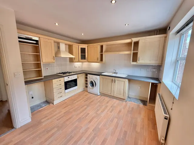 Gatcombe Way, Priorslee, TF2, photo 2